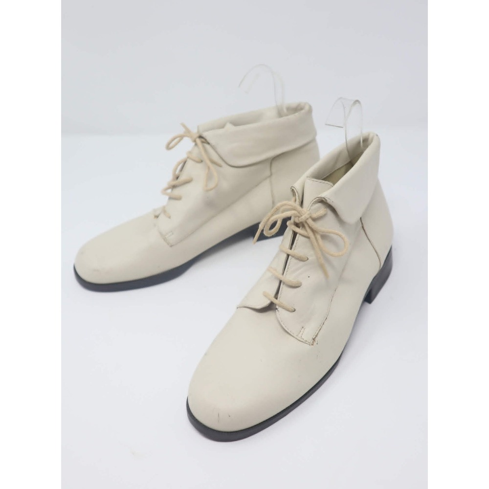 Cream Lace Up Booties 7.5 St. Johns Bay Womens Vintage Leather Brazil Kerry 4